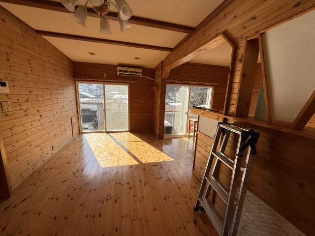 2026/2/1新規　戸建　高山市江名子町　1500万の居間・リビング