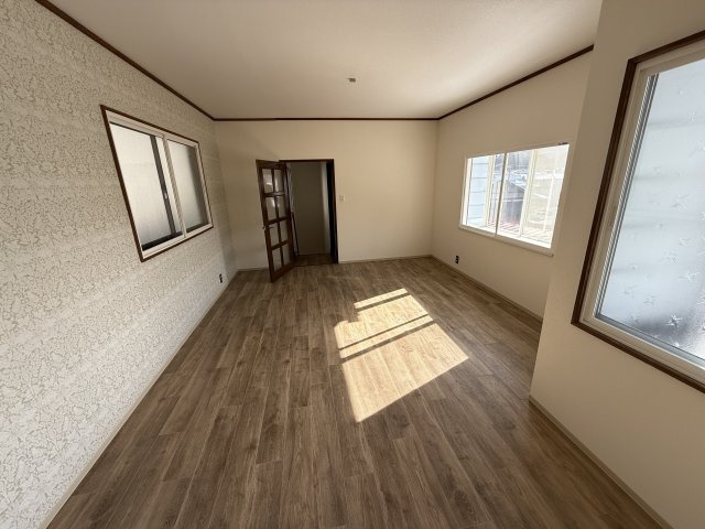 2026/2/1NEW　戸建　高山市江名子町　1500万の洋室