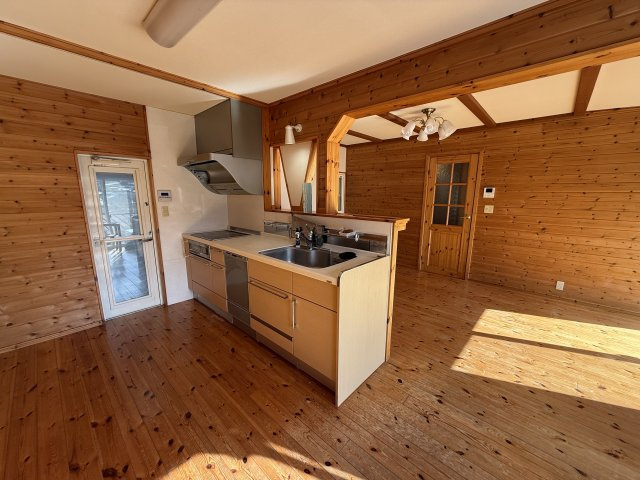 2026/2/1NEW　戸建　高山市江名子町　1500万の居間・リビング