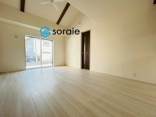 入間市東町4丁目全1棟　新築戸建の居間・リビング|2026/5/15撮影