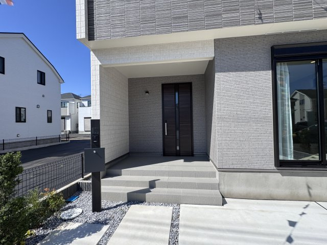 松戸市新松戸６丁目新築戸建【新松戸南小学校：4分】のエントランス|エントランス