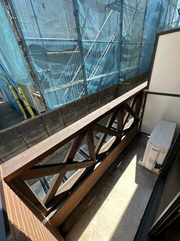 川崎市多摩区西生田５丁目のアパートのバルコニー