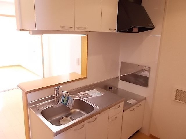 ネオ　ブリーズのキッチン|コンパクトなキッチンで掃除もラクラク