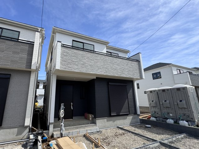 松戸市新松戸６丁目新築戸建【新松戸南小学校：4分】の外観|L号棟外観・4月12日撮影・もうすぐ完成！