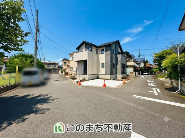 リガーレ宇都宮市緑11期の前面道路含む現地写真|前面道路は交通量が少なく、運転が苦手な方でも落ち着いて出し入れ出来ます☆
