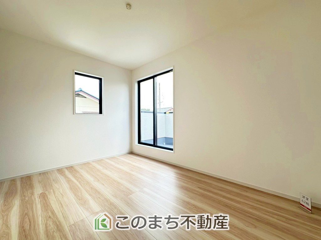リガーレ宇都宮市緑11期の洋室|大切なプライベート空間は、趣味に合わせて使って頂けるようシンプルに仕上げてあります。
