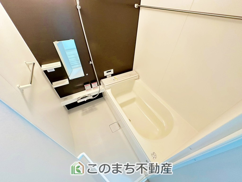 リガーレ宇都宮市緑11期の浴室|"ゆったり１坪バスには換気・乾燥・暖房機能付き！！
大人も足を伸ばせるゆったり浴槽！！
ご家族皆さんで入っても、一人でゆっくり入っても一日の疲れを癒してくれるお風呂です！！"
