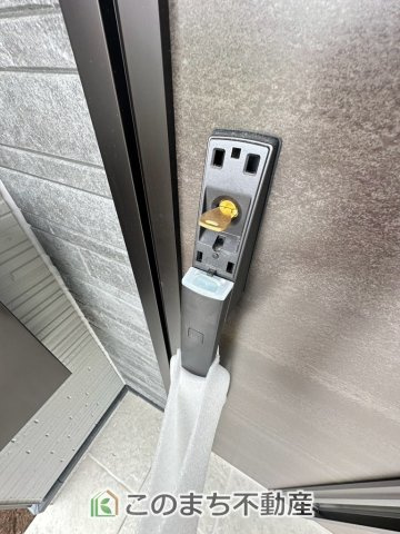 リガーレ宇都宮市緑11期の設備|玄関のカギはワンタッチでダブルロックが可能なカードキーを採用しております☆
