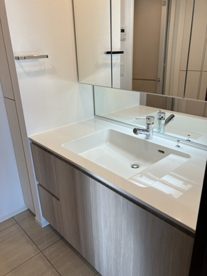 【洗面所】 | 大崎ステーションレジデンス | ※写真は同タイプ住戸です。