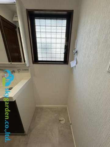 茅ヶ崎市香川四丁目　中古戸建　のランドリースペース