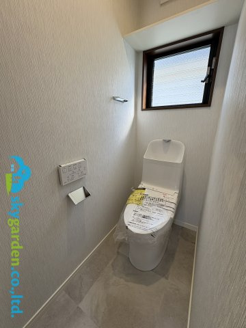 茅ヶ崎市香川四丁目　中古戸建　のトイレ|2階のトイレ