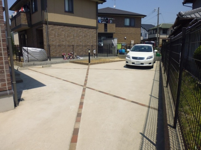 I－RiverＣourt E棟の駐車場