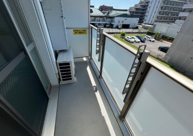 レオ四拾八番館のバルコニー