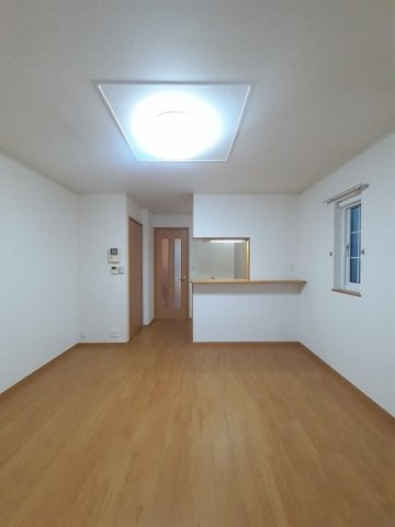 サンライズ芳川Ⅱの居間・リビング