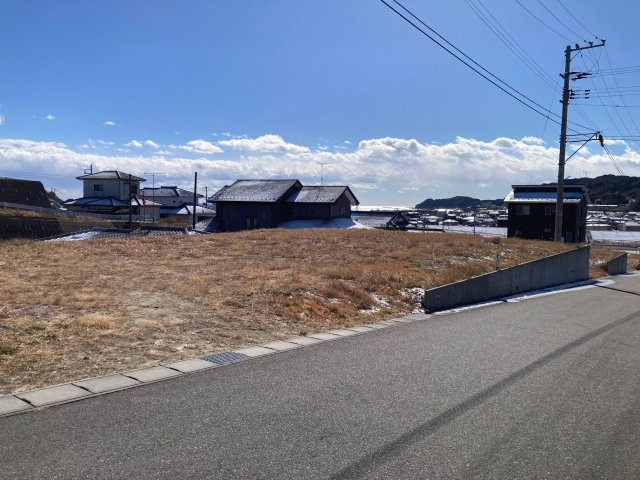 いわき市久之浜町エコタウン館の山分譲地1-9　陽当たり良好　海を眺めて暮らす憧れの生活！不動産プラスの外観|海を眺めて暮らす憧れの生活。海風が心地よく開放感に溢れた最高の眺望です。ご自宅または別荘地に最適です。建物プランなど承ります。陽当たりの良さをご確認ください。
