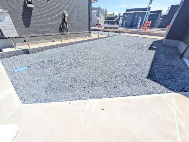 かすみがうら市下稲吉2期　新築戸建て　8号棟の駐車場|駐車は4台可能です♪