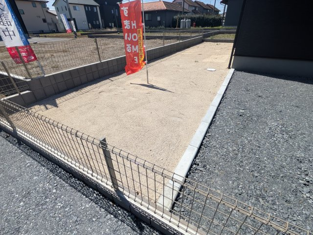 かすみがうら市下稲吉2期　新築戸建て　8号棟の庭|日当たりや広さを現地で体感してください。理想のガーデニングや家庭菜園を始めてみませんか。