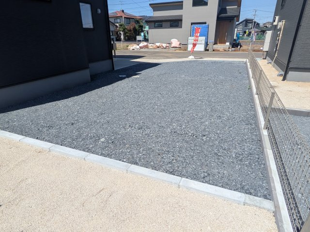 かすみがうら市下稲吉2期　新築戸建て　8号棟の駐車場