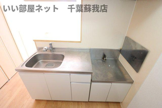 サニーブリーゼのキッチン|コンパクトなキッチンで掃除もラクラク