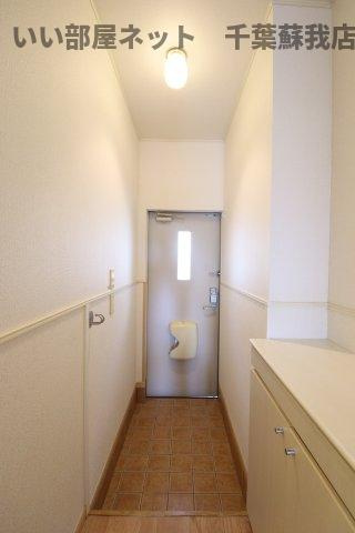 サニーブリーゼの玄関|収納もある玄関です