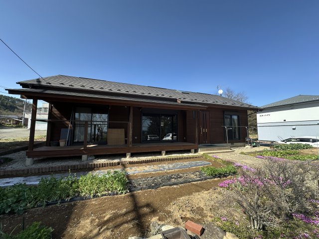 【北杜市高根町村山東割】敷地内で家庭菜園が楽しめる平家の画像