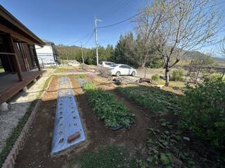 【庭】 | 【北杜市高根町村山東割】敷地内で家庭菜園が楽しめる平家