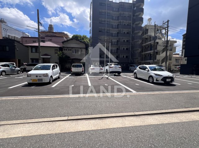 MODERN PALAZZO博多デュオグランデWEST　住吉小学校区の駐車場|MODERN PALAZZO博多デュオグランデWEST