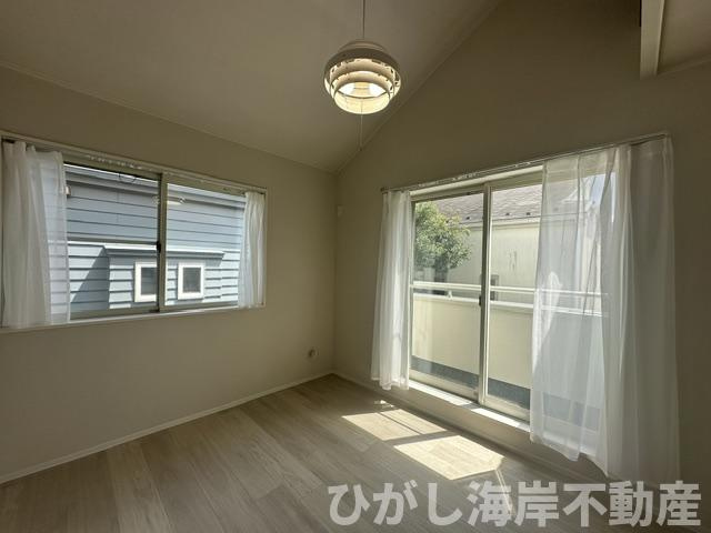 藤沢市鵠沼海岸5丁目　中古戸建の洋室|新規リフォーム完了！　5.2帖　洋室