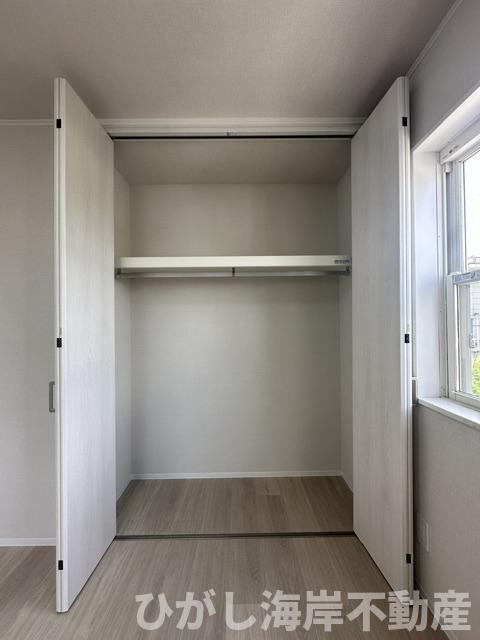 藤沢市鵠沼海岸5丁目　中古戸建の収納|新規リフォーム完了！　各居室　収納スペース付き