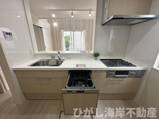 藤沢市鵠沼海岸5丁目　中古戸建のキッチン|新規リフォーム完了！　食洗器付きシステムキッチン