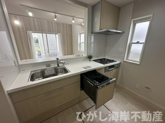 藤沢市鵠沼海岸5丁目　中古戸建のキッチン|新規リフォーム完了！　キッチンスペース
