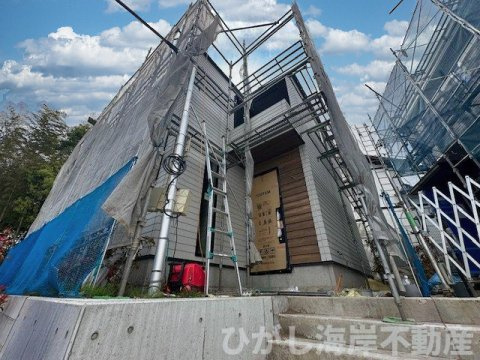 藤沢市鵠沼桜が岡１丁目　新築戸建の外観|4月17日撮影　建築中　現地外観