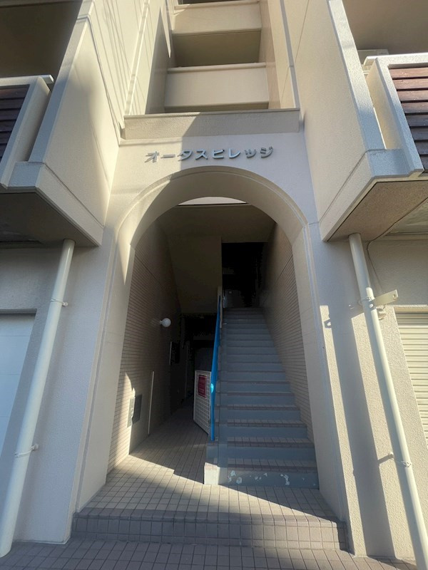 オータスビレッジのエントランス|建物の内部です