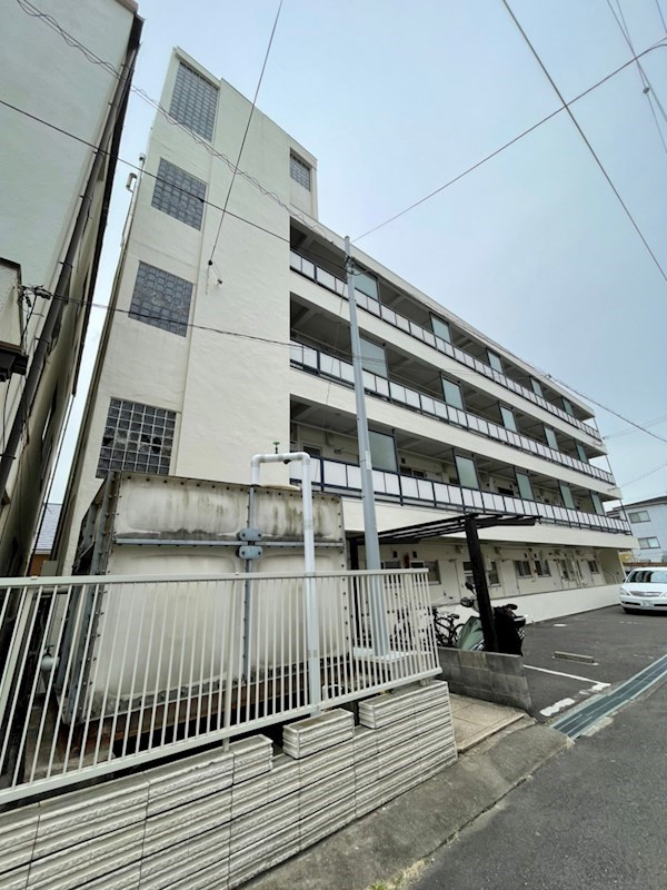 立花マンションの外観