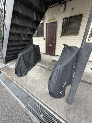 アカザワハイツの駐車場