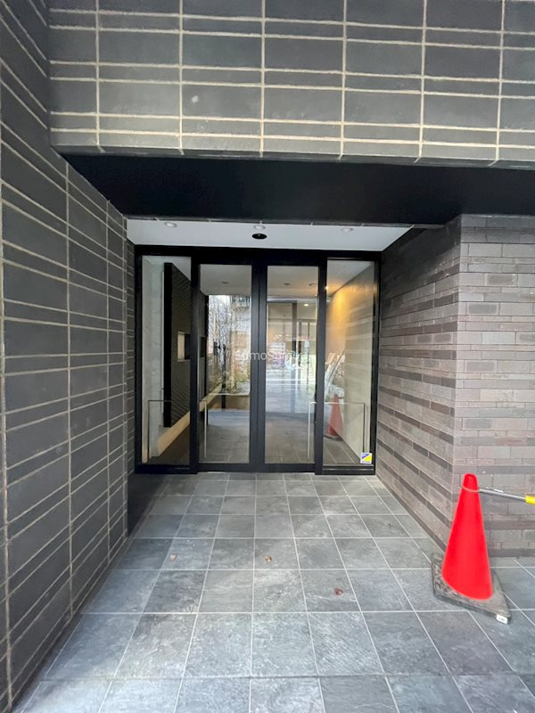 SK RESIDENCES SHINSAIBASHI (旧 SK RESIDENCE)のエントランス