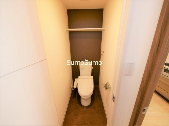 ハーヴェスト京町堀のトイレ|落ち着いた色調のトイレです