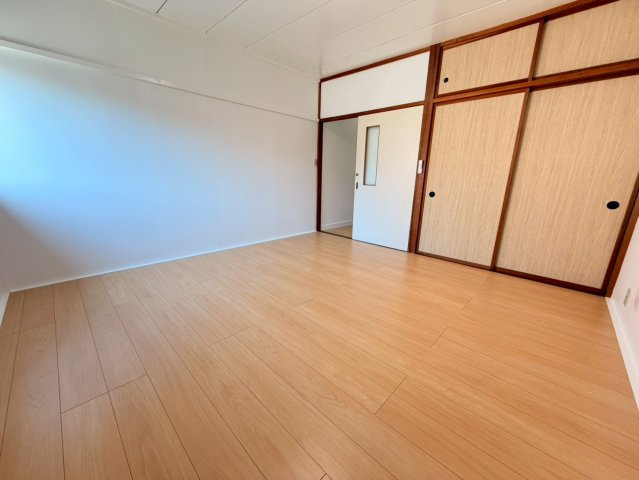柏崎市松波３丁目のアパートの寝室