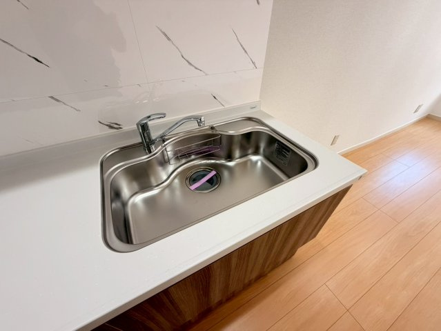 柏崎市松波３丁目のアパートのキッチン