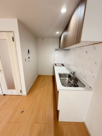 柏崎市松波３丁目のアパートのキッチン