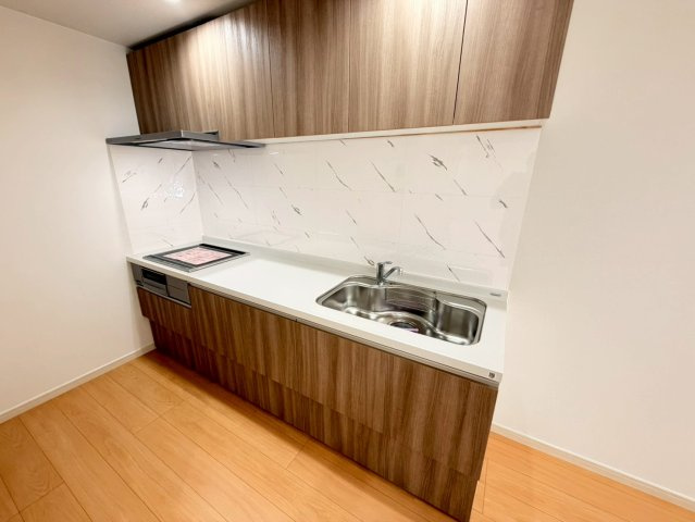 柏崎市松波３丁目のアパートのキッチン