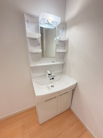 柏崎市松波３丁目のアパートの洗面所