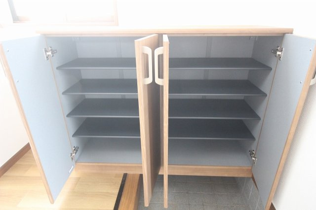 小山市間々田2期の収納|収納力のあるシューズボックス付き。ご家族みんなの靴をすっきり収納でき、玄関をきれいに保てます。