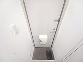 収納もある玄関です