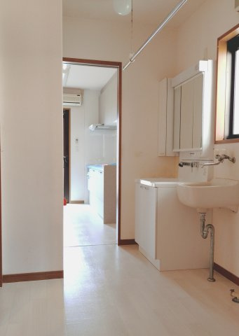 新潟市江南区亀田水道町4丁目の洗面所