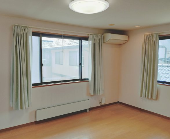 新潟市江南区亀田水道町4丁目の洋室