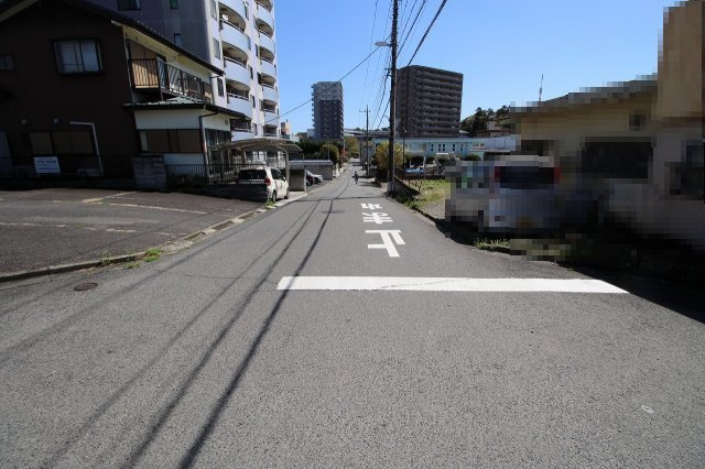 宇都宮市下戸祭1丁目の前面道路含む現地写真|北側道路（2026年4月撮影）