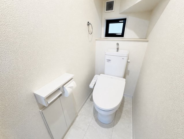 八街市　令和6年築戸建　太陽光発電システム付のトイレ|※画像を一部加工しています