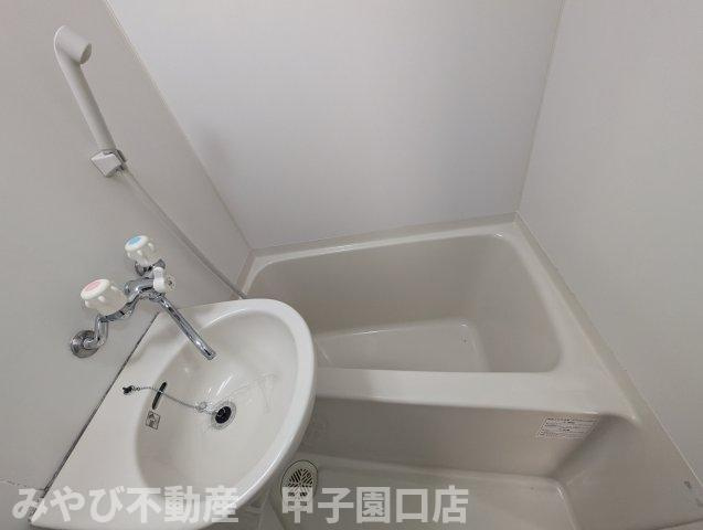 コートサラⅡの浴室