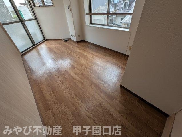 コートサラⅡの内装